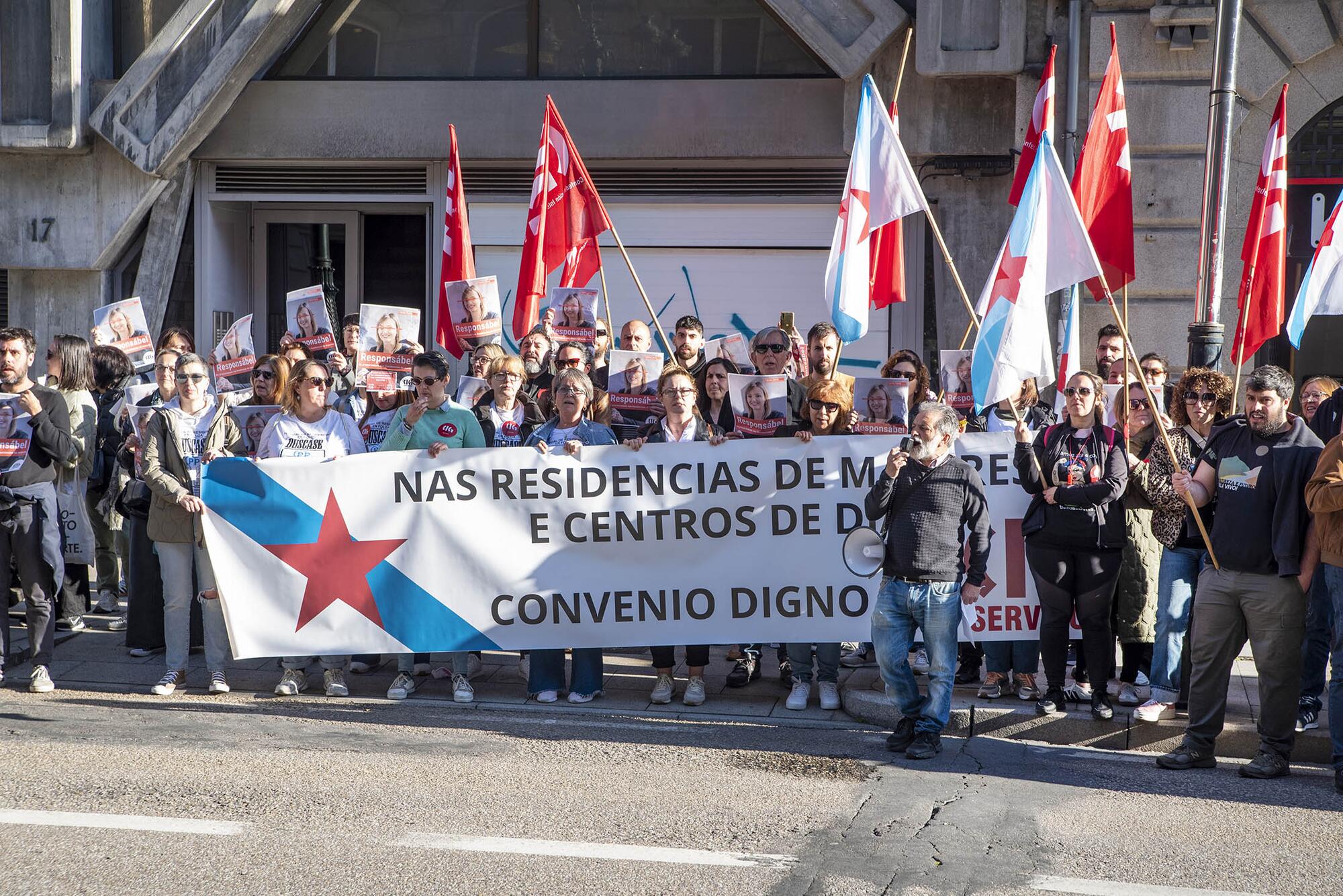 Escrache conselleira de política social Fabiola García y Feijoo Vigo - 1